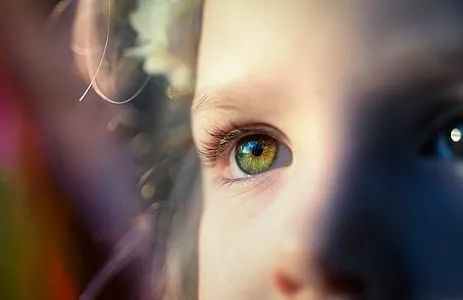 儿童视力异常如何尽早发现？